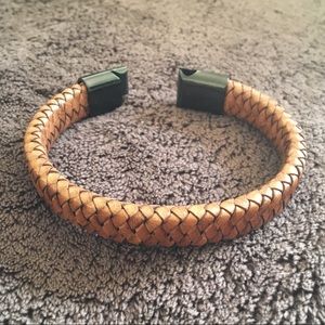 Braided leather men’s bracelet